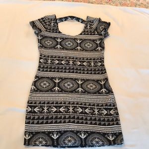 💃🏻 Adorable Black and White BodyCon dress 💃🏻